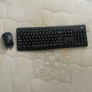 Logitech MK270 Wireless Keyboard And Mouse